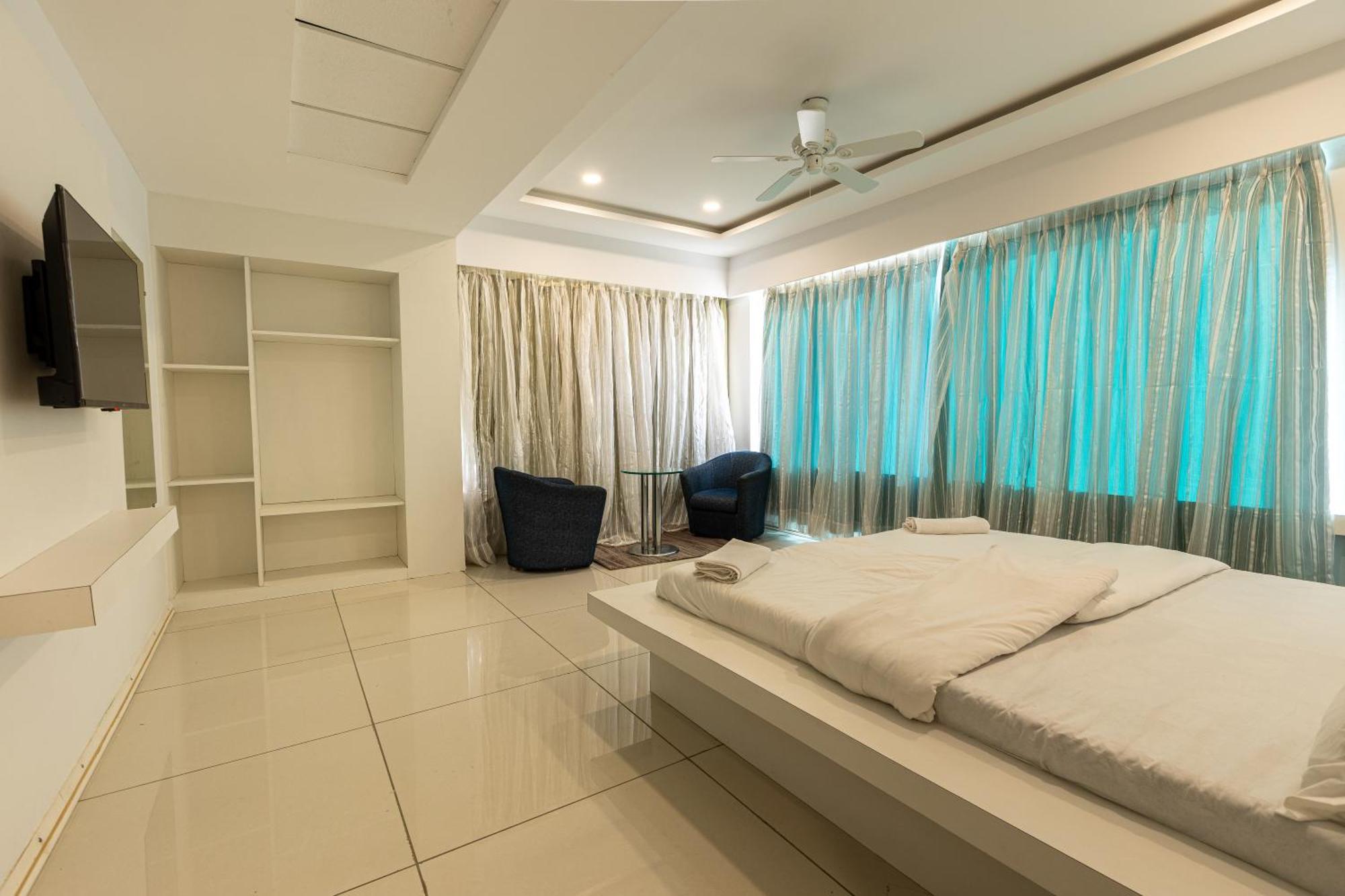 The Grand Monarch Hotel, อุจเจน ภายนอก รูปภาพ