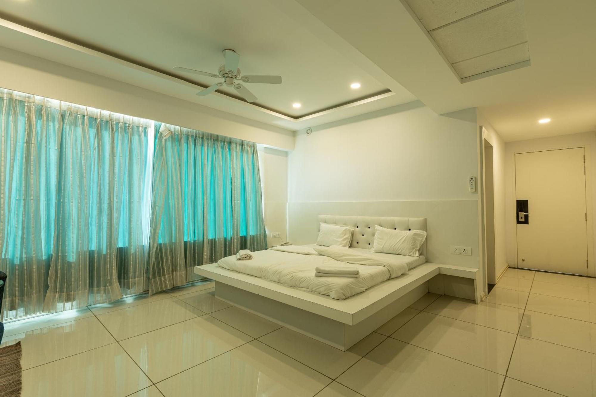 The Grand Monarch Hotel, อุจเจน ภายนอก รูปภาพ